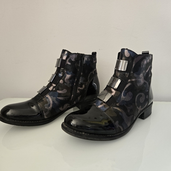 REMONTE Patent Leather Ankle Booties - Blue /Silver Camo,Mirrored Plates. 6.5-7 - Picture 3 of 14